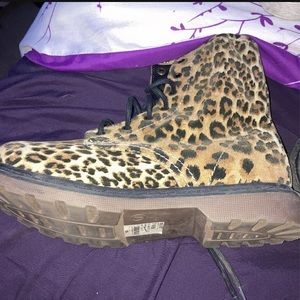 CHEETAH ANIMAL PRINT BOOTS SIZE 7